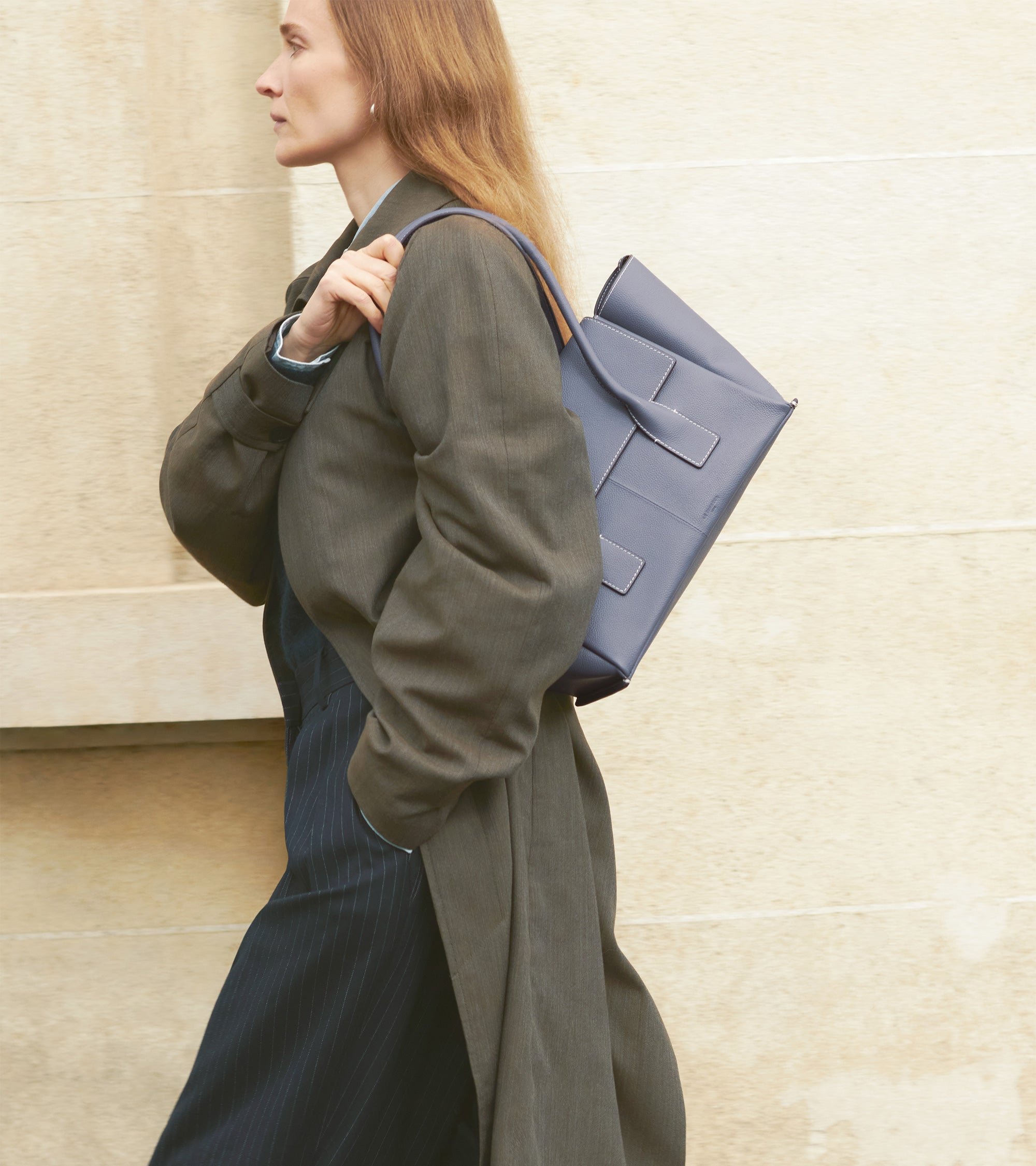 Elena medium tote bag with flap, in grained leather