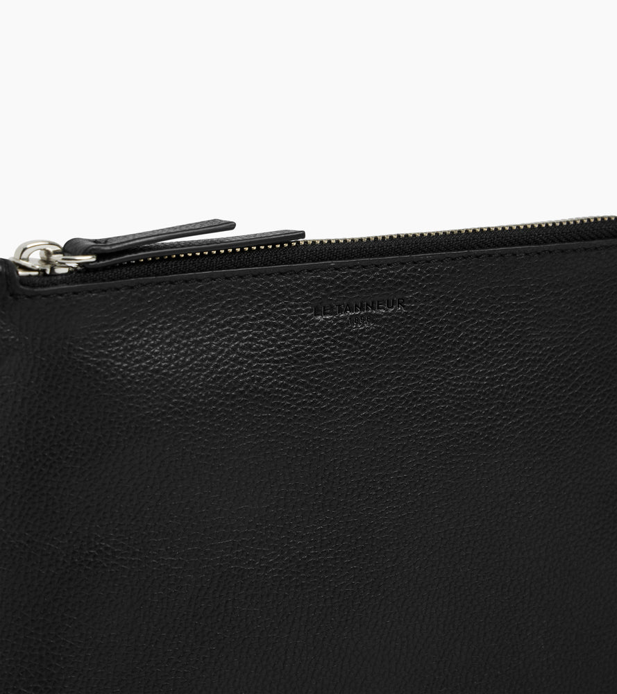Pochette zippée avec dragonne en cuir grainé