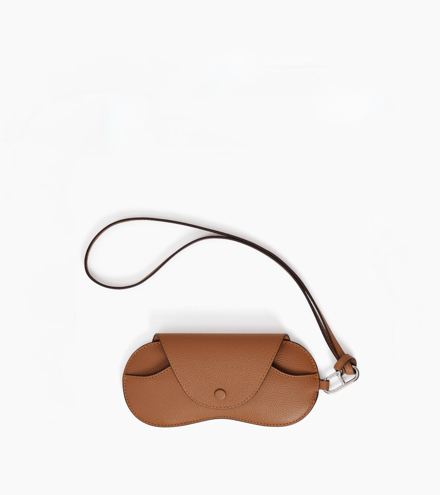 Glasses case with charms in grained leather