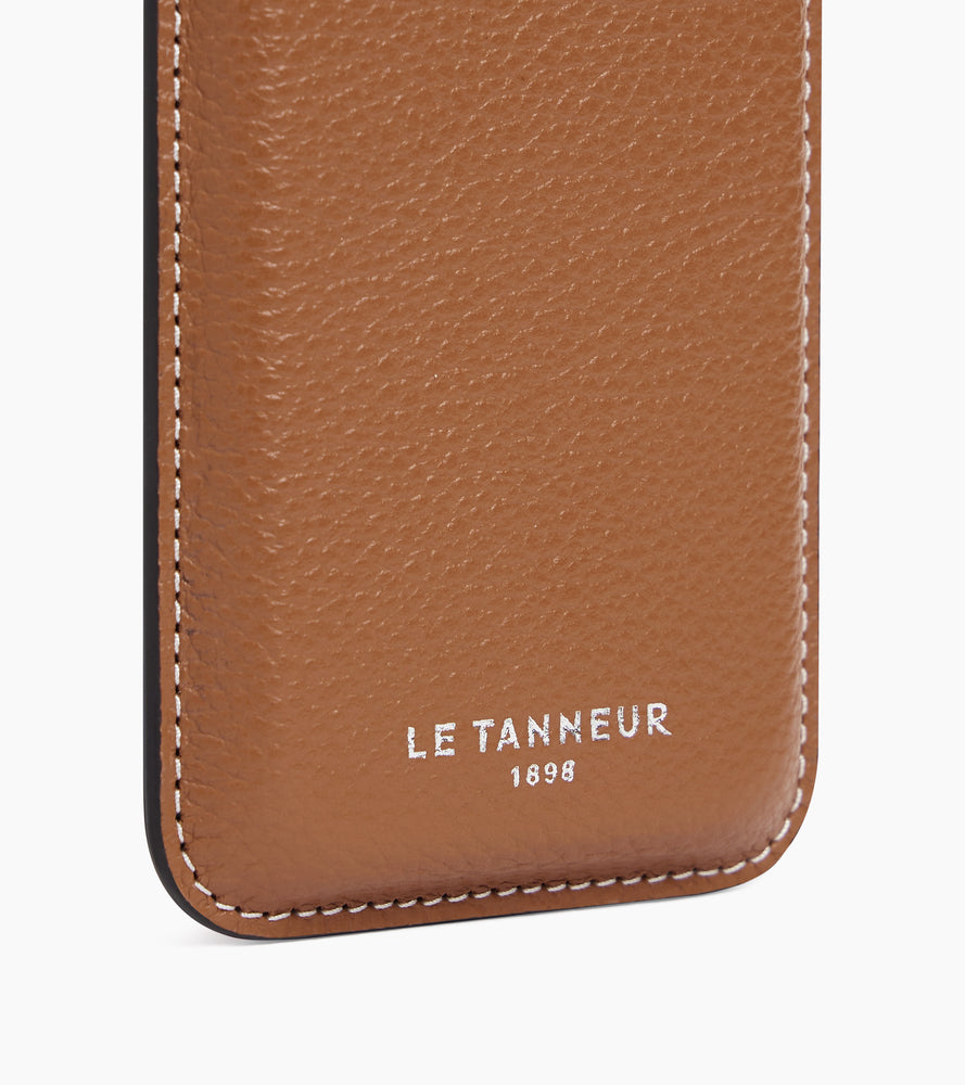Magnetic card holder in grained leather