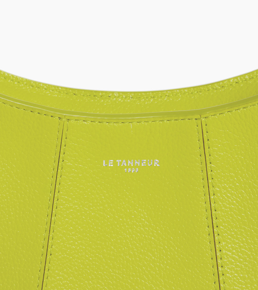 Petit sac demi-lune Juliette en cuir grainé